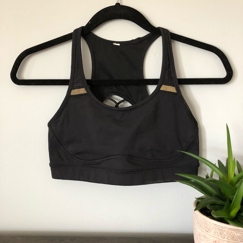 Lululemon sports bra